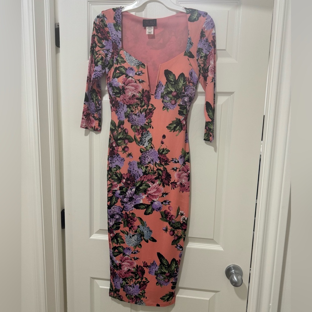 Hot Miami Styles pink floral midi dress with 3/4 sleeves